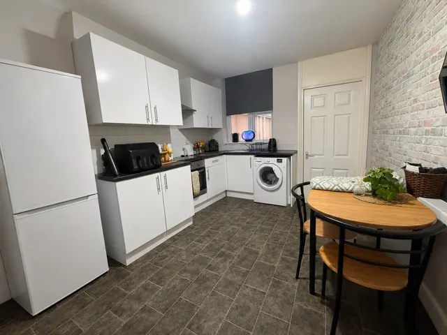 Bond Street, Wombwell, photo 2