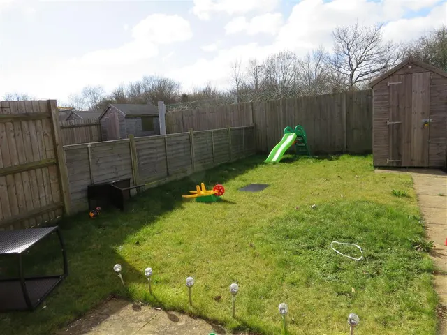 Scotney Close, Kingsnorth, TN25, photo 2