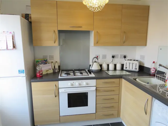 Scotney Close, Kingsnorth, TN25, photo 3