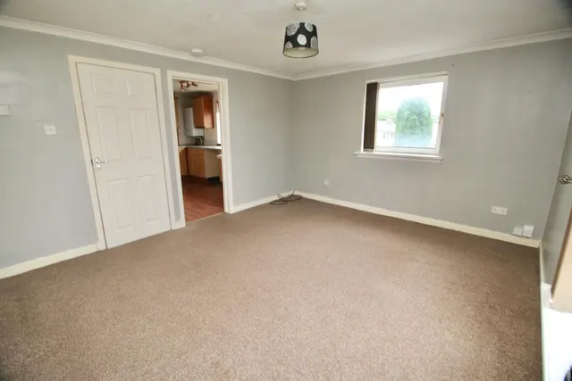Photo 2 — Afton Road, Cumbernauld, G67 2DS