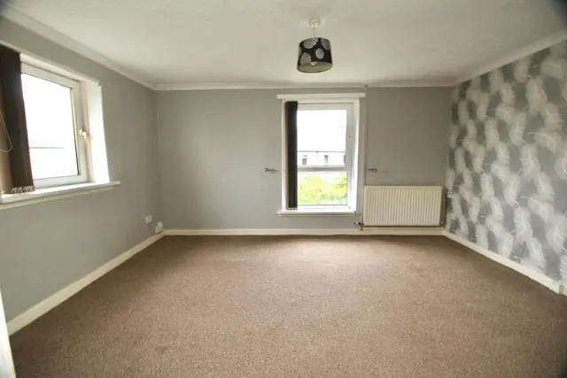 Photo 3 — Afton Road, Cumbernauld, G67 2DS