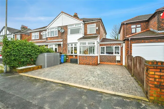Walton Avenue, Penketh, Warrington, Cheshire, WA5, photo 1