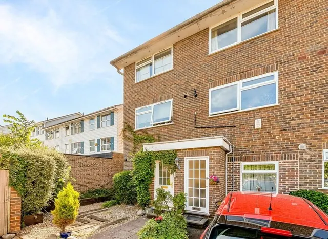Berystede, Kingston Upon Thames, KT2, photo 1