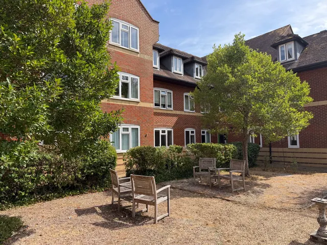 Station Road, Dorking, RH4, photo 1