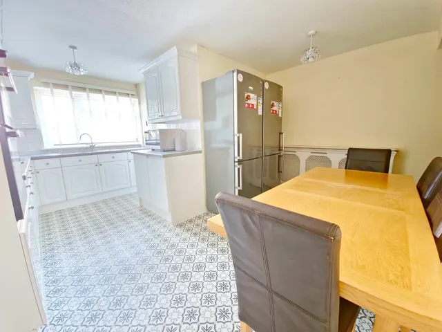 Aldwych Close, Hornchurch, RM12, photo 3