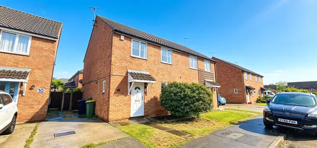 Tendring Avenue, Rayleigh, Essex, SS6 9SB, photo 1
