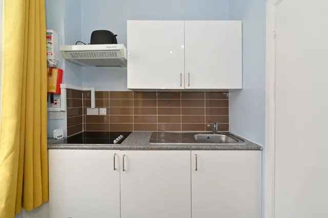 Castletown Road, West Kensington, W14, photo 2