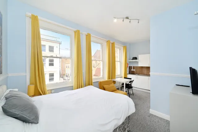 Castletown Road, West Kensington, W14, photo 3