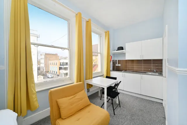 Castletown Road, West Kensington, W14, photo 1