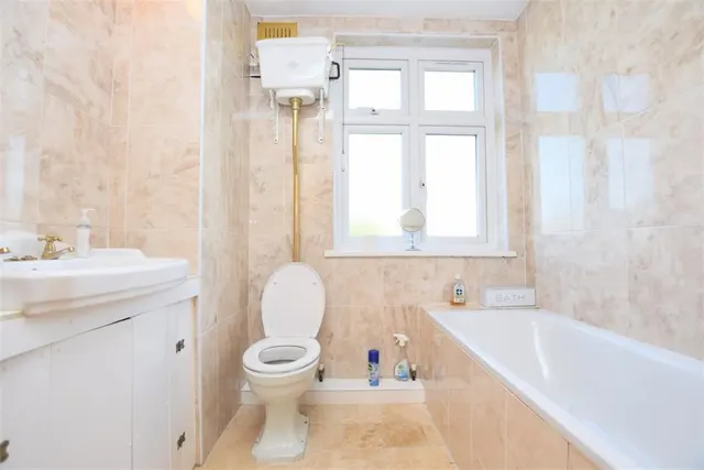 Somerville Road, Romford, RM6, photo 2