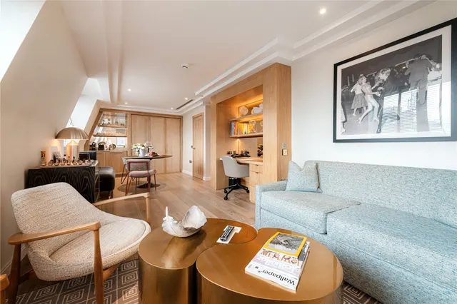 Welbeck Street, Marylebone, W1G, photo 1