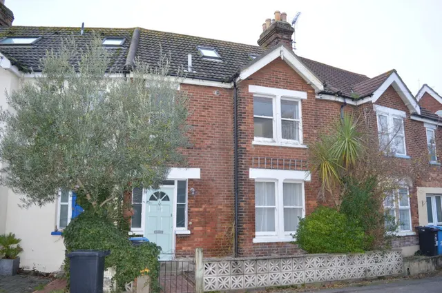 Emerson Road, Poole, photo 1