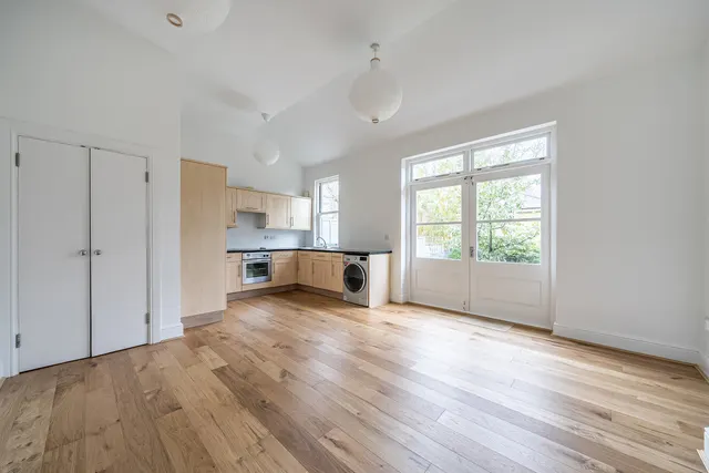 Photo 2 — Tressillian Road, Brockley, London, SE4