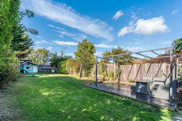Raymead Way, Fetcham, KT22, photo 3