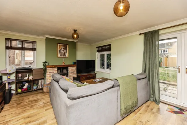 Photo 2 — Brackenhill Close, Brayton, Selby