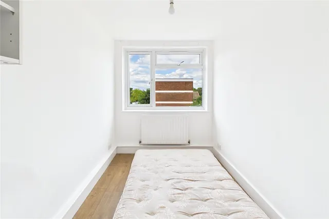 Beechcroft Close, Valley Road, London, SW16, photo 1