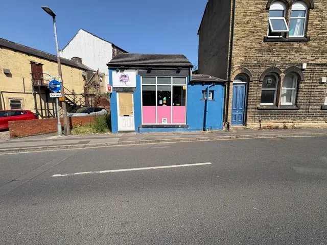 Oldfield Lane, Heckmondwike, WF16 0JH, photo 1