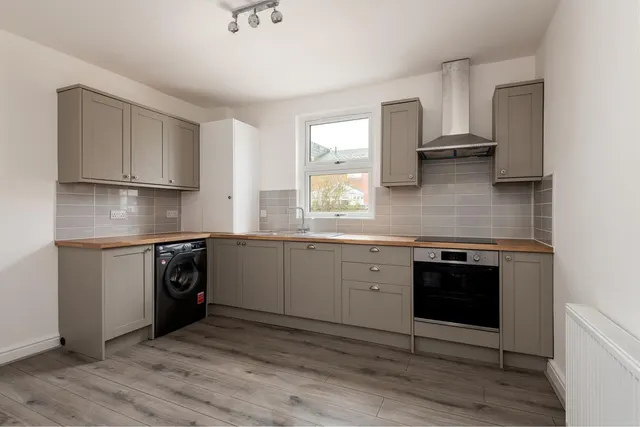 Photo 2 — Albert Street, Tunbridge Wells, Kent TN1 2QH