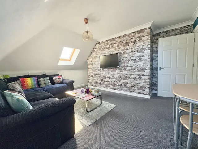 Samuel Lodge, BH12, photo 3