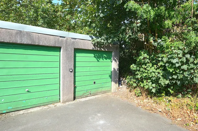 Drake Gardens, Tavistock, PL19