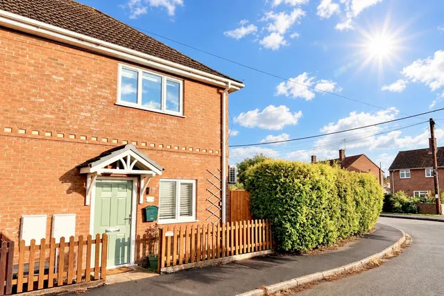 Fairlie Park, Ringwood, BH24, photo 1