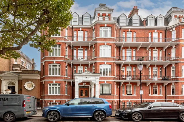 Holland Park Gardens, Holland Park, W14, photo 1