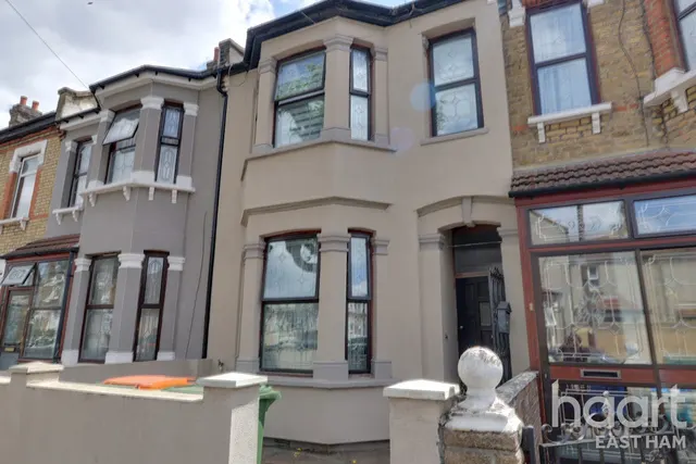 Milton Avenue, East Ham, E6, photo 1