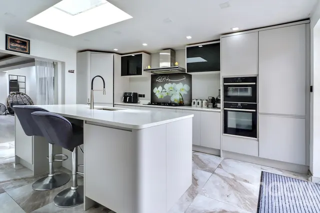 Milton Avenue, East Ham, E6, photo 2