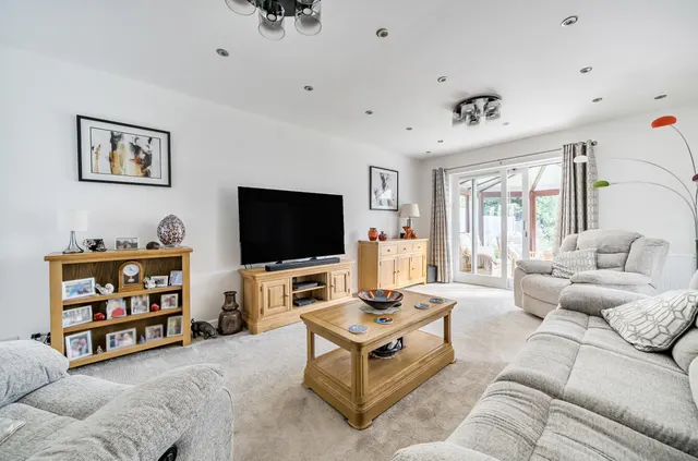 Photo 3 — Rushall Close, Lower Earley, Reading, Berkshire, RG6 4BG