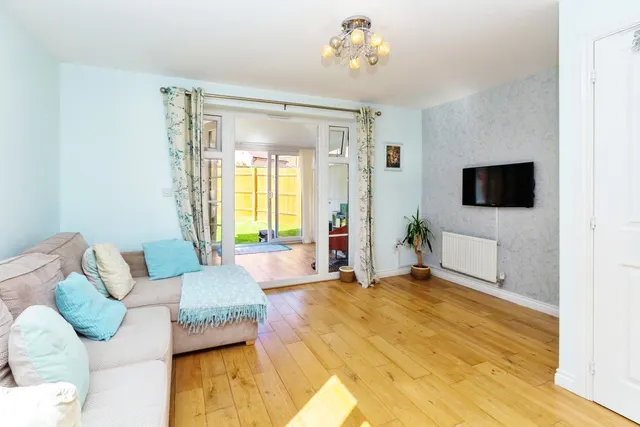 Photo 2 — Skinner Road, Aylesbury, Buckinghamshire, HP19