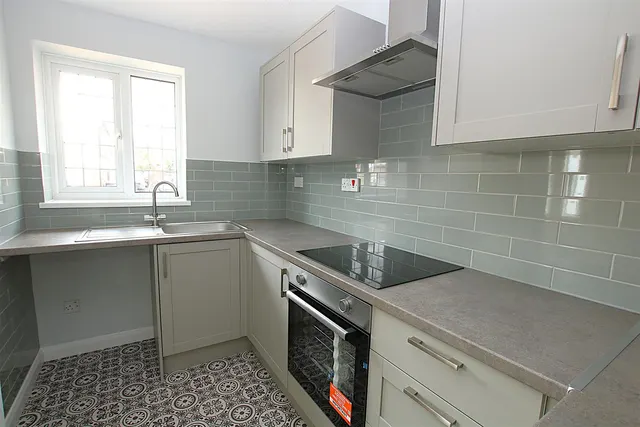 Limoges Court, Duston, NN5, photo 3