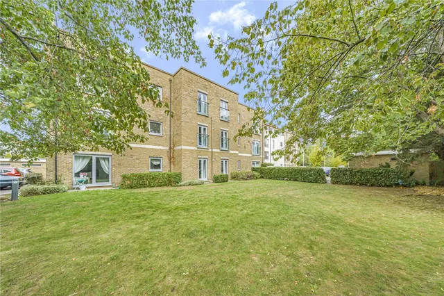 Southcott Road, Teddington, TW11, photo 3