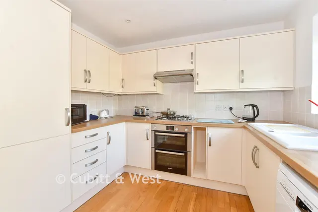 Northdowns, Cranleigh, GU6, photo 2