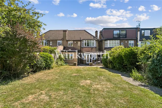 Photo 3 — Morton Way, London, N14