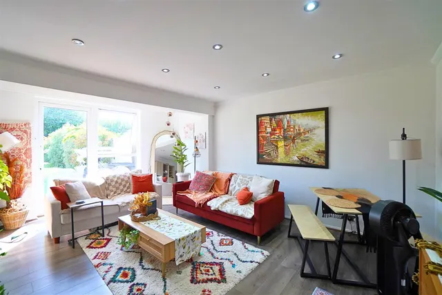Waverley Avenue, Whitton, photo 2