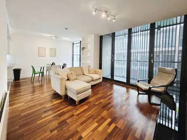 15 Burton Place, Manchester, M15 4LR, photo 1