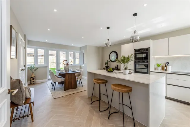 Photo 3 — Warsash Road, Warsash