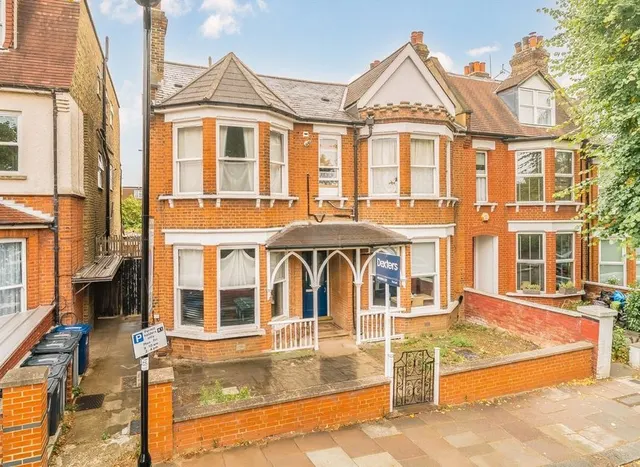 Goldsmith Avenue, London, W3, photo 1