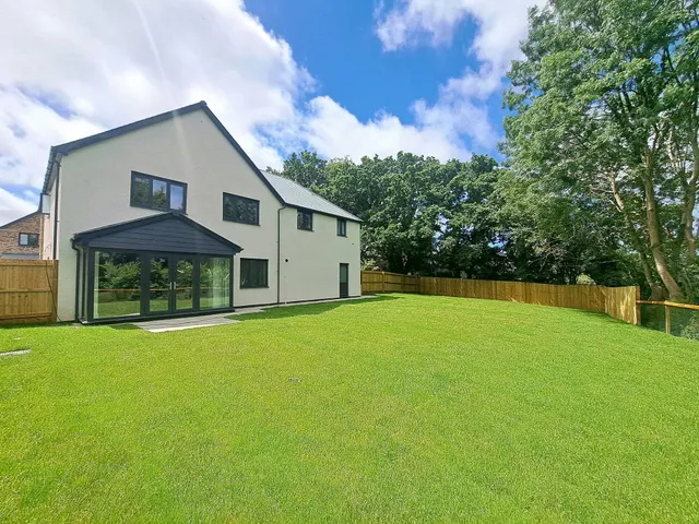 Cherry Tree Close, Tavistock, Devon, PL19