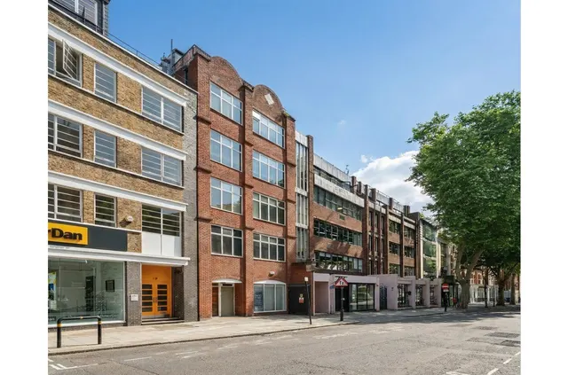 Clerkenwell Green, Clerkenwell, EC1R, photo 1