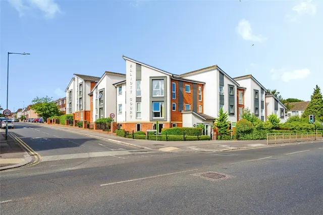 High Street North, Dunstable, Bedfordshire, LU6, photo 1