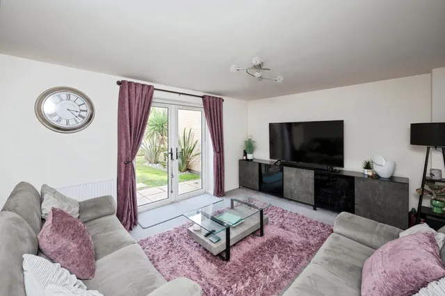 Photo 2 — Corbett Chase, Gedling, Nottingham, Nottinghamshire, NG4