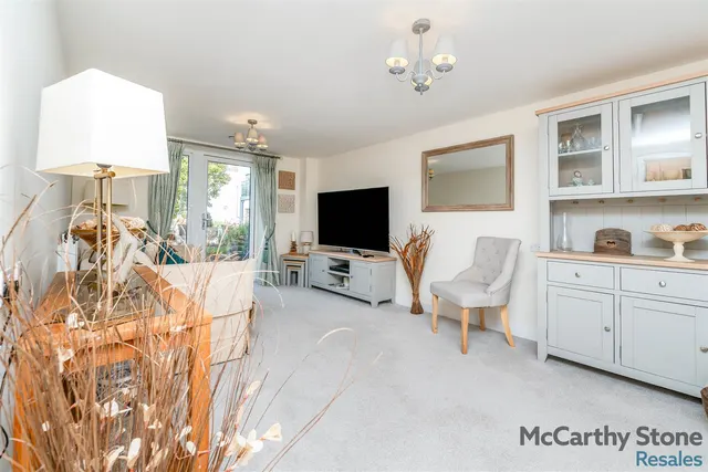 Springfield Close, Stratford-Upon-Avon, CV37, photo 2