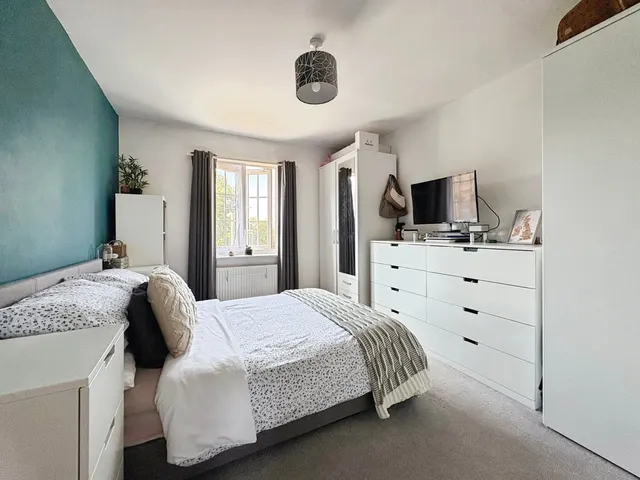 Charteris Close, Wellesley, GU11, photo 2