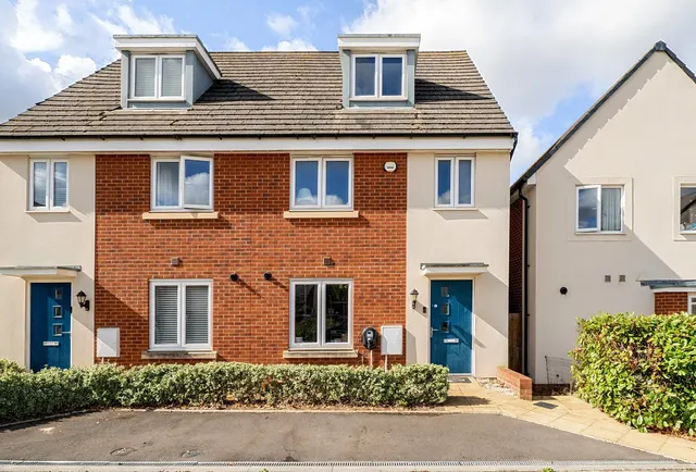 College Drive, Cheltenham, GL51 8NY, photo 1