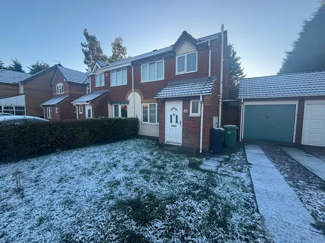 Derwent Close, WV13, photo 1