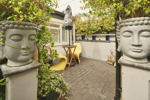 Photo 3 — Crescent Place, Brighton