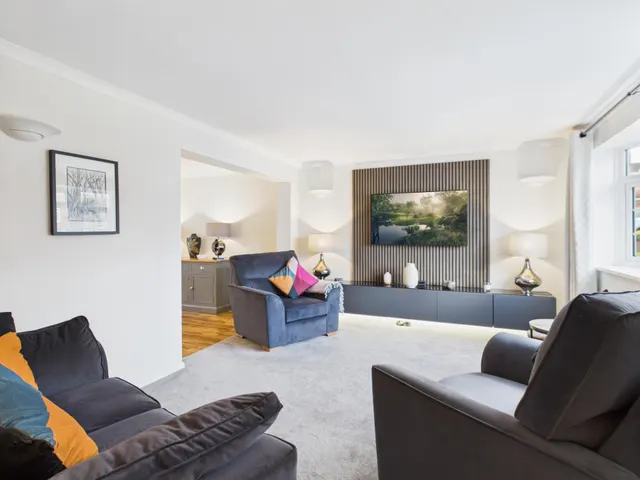 Photo 2 — Lavender Road, Basingstoke, RG22