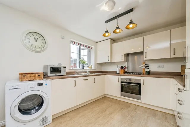 Woodchester Drive, Stratford-upon-Avon, CV37, photo 3