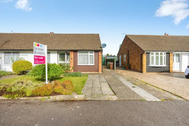 The Cedars, Wendover, Aylesbury, photo 1